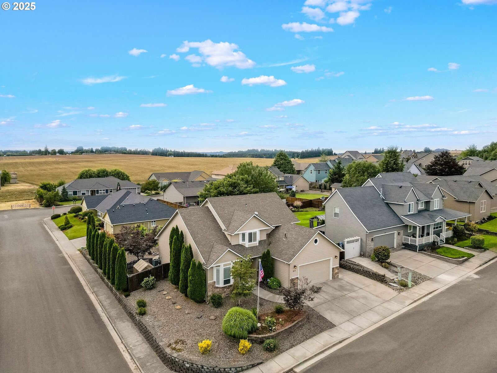 Property Photo: 413 NW Harold St OR 97385