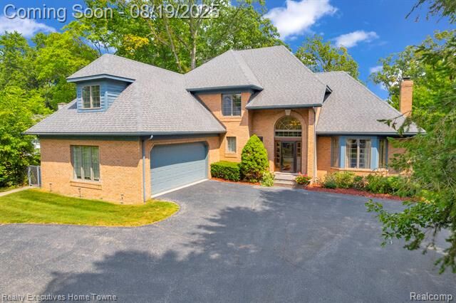 Property Photo:  2620 Strawberry Lane  MI 48060 