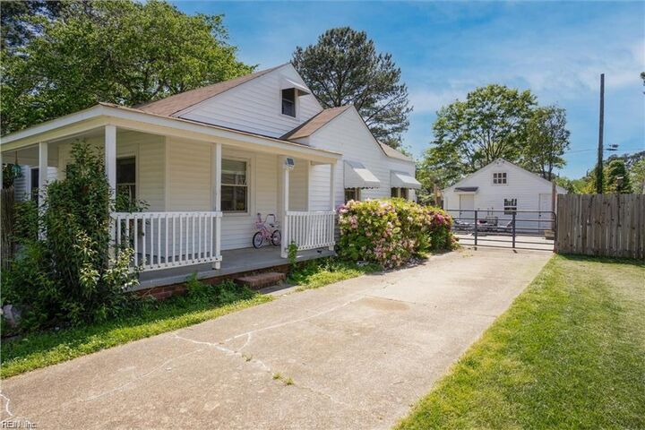 Property Photo:  708 Sparrow Rd  VA 23325