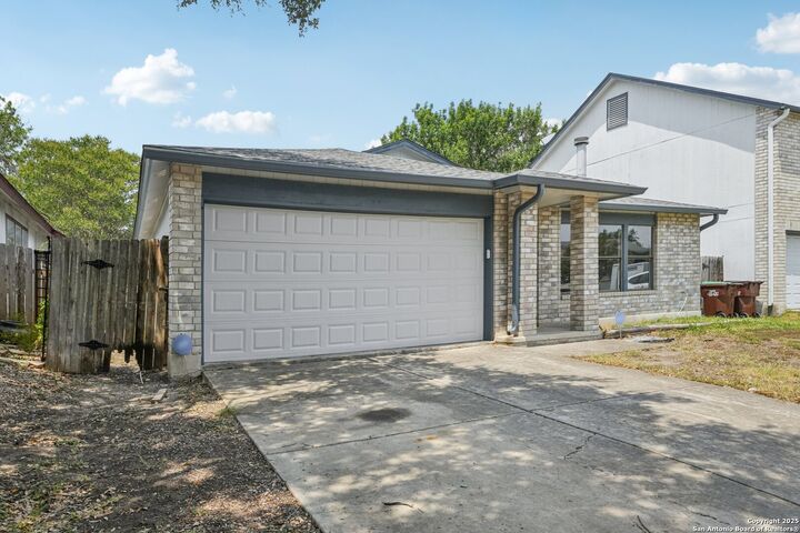 Property Photo: 8343 Bent Meadow TX 78109