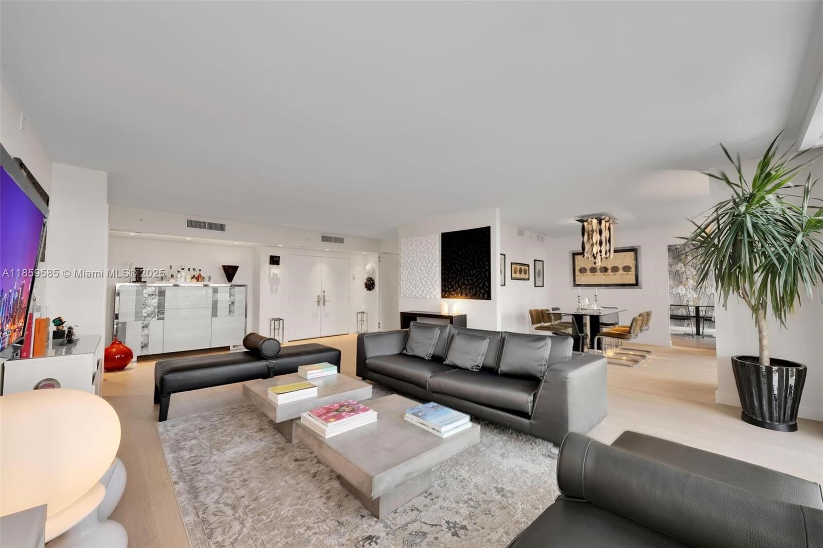 Property Photo:  9 Island Ave 614  FL 33139 