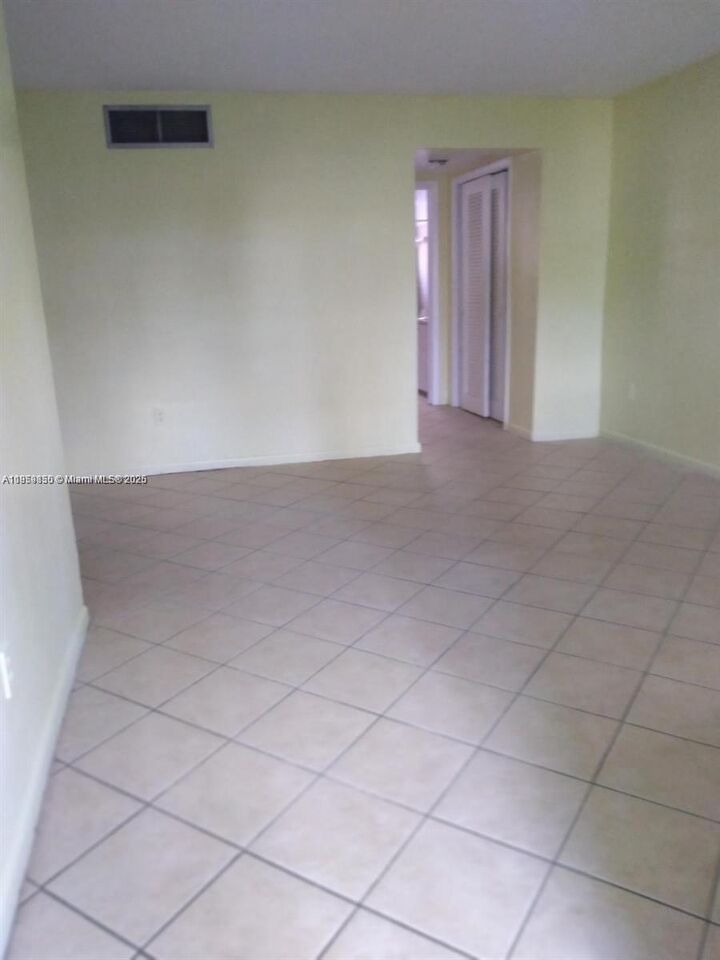 Property Photo:  1826 Cleveland St 8  FL 33020 