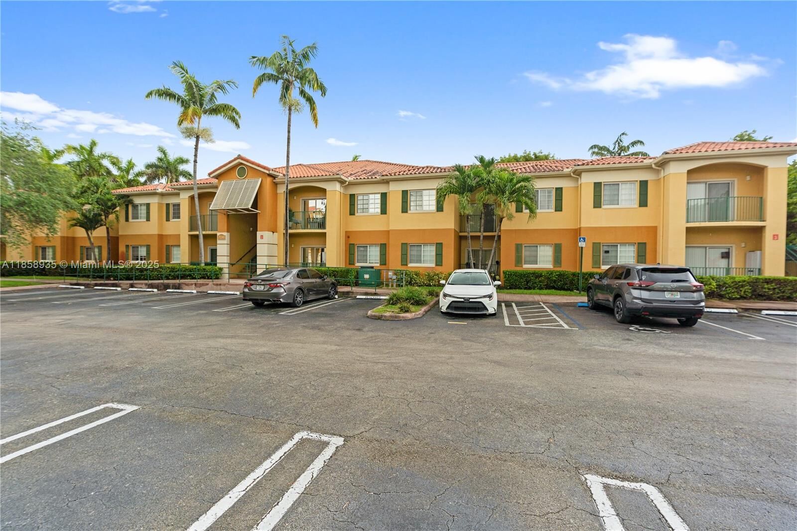 Property Photo: 7230 NW 114th Ave 202 FL 33178