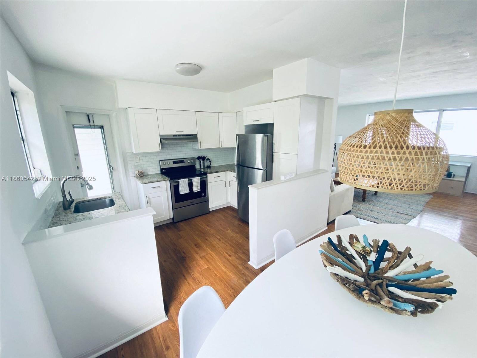 Property Photo: 1135 101st St 4 FL 33154