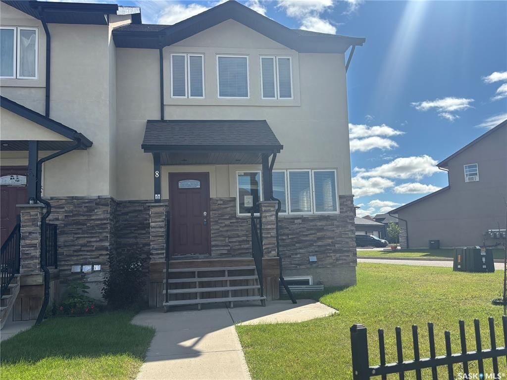Property Photo:  1703 Patrick Crescent 8  SK S7W 0G1 