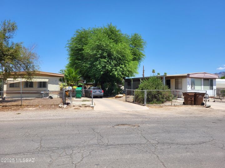 Property Photo:  2116 W La Osa Street  AZ 85705 