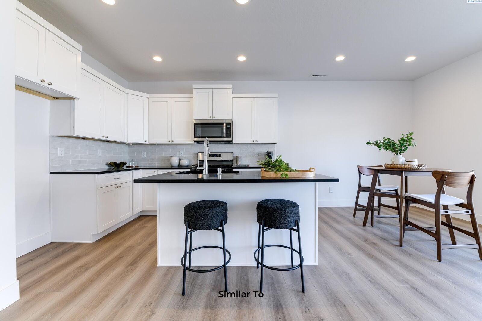 Property Photo: 7518 Grapevine Ct WA 99353