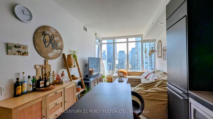 Photo de la propriété:  70 Queens Wharf Road 3311  ON M5V 0J2 