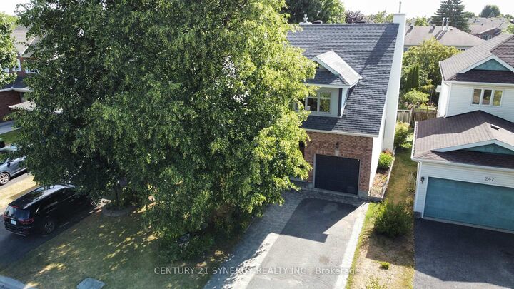 Property Photo: 249 Markland Crescent E ON K2G 6A7