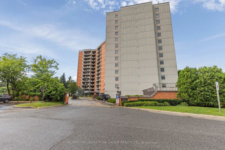 Property Photo: 7811 Yonge Street 1007 ON L3T 4S3