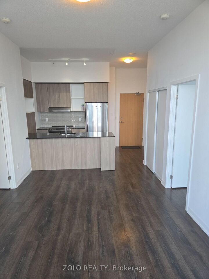 Photo de la propriété: 2520 Eglinton Avenue W 316 ON L5M 0Y4