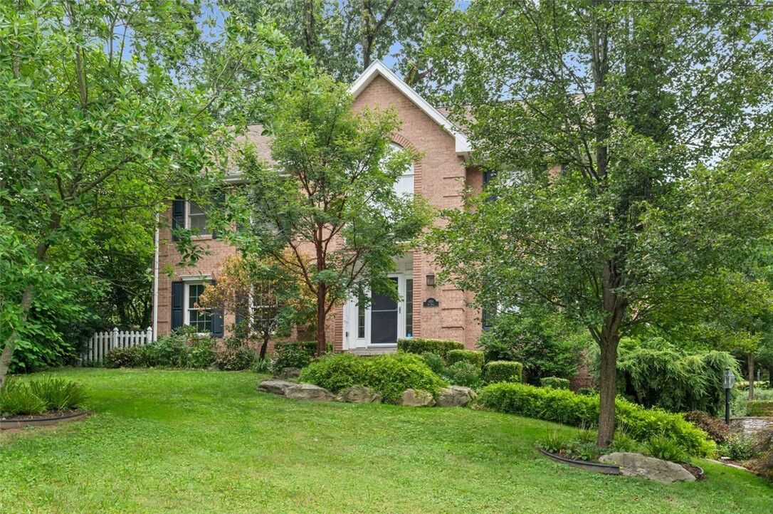 Property Photo:  101 The Oaks  PA 15215 