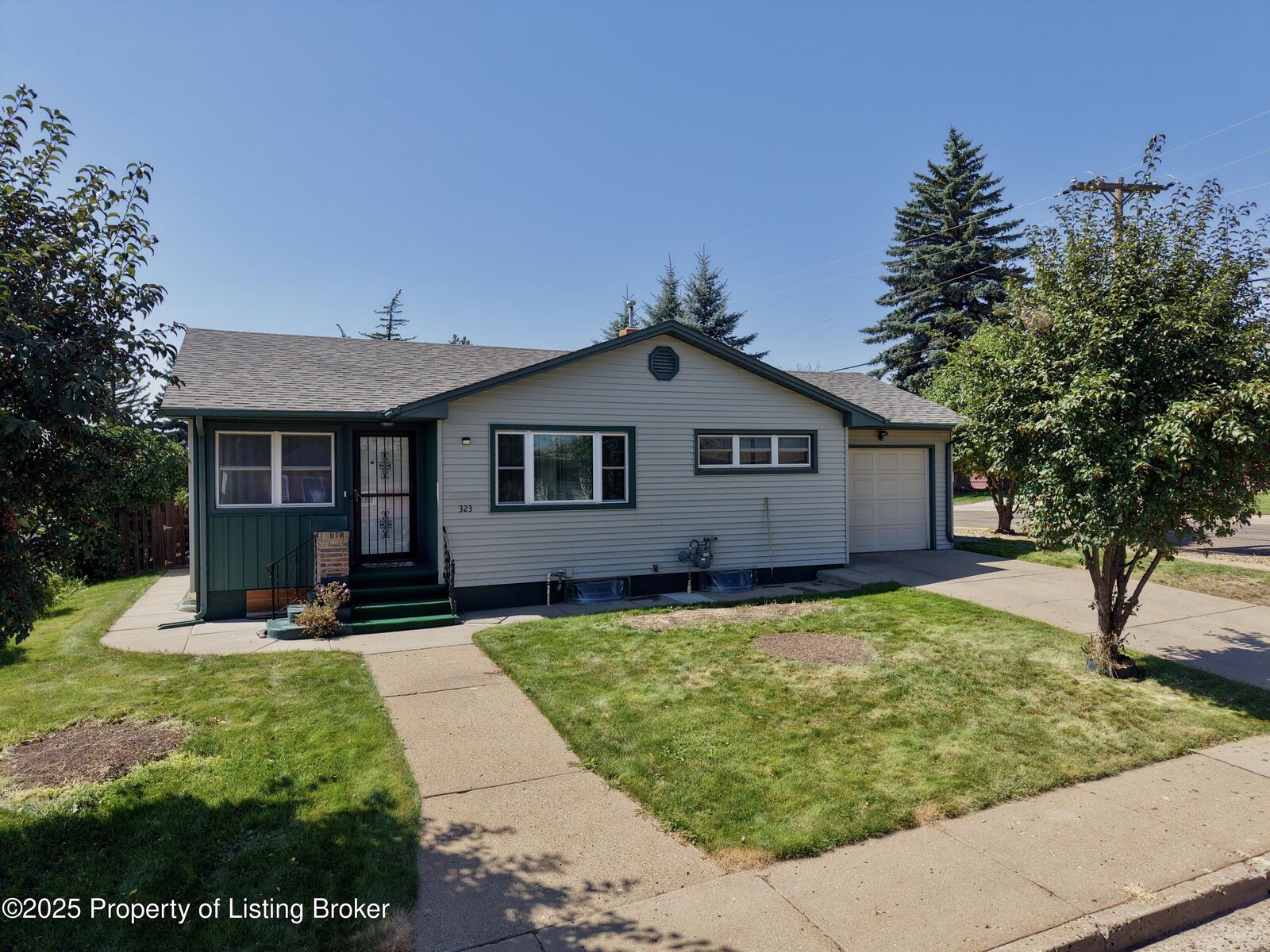 Property Photo: 323 6th Ave. E ND 58601