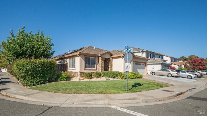 Property Photo: 1300 Reeves Court CA 94585