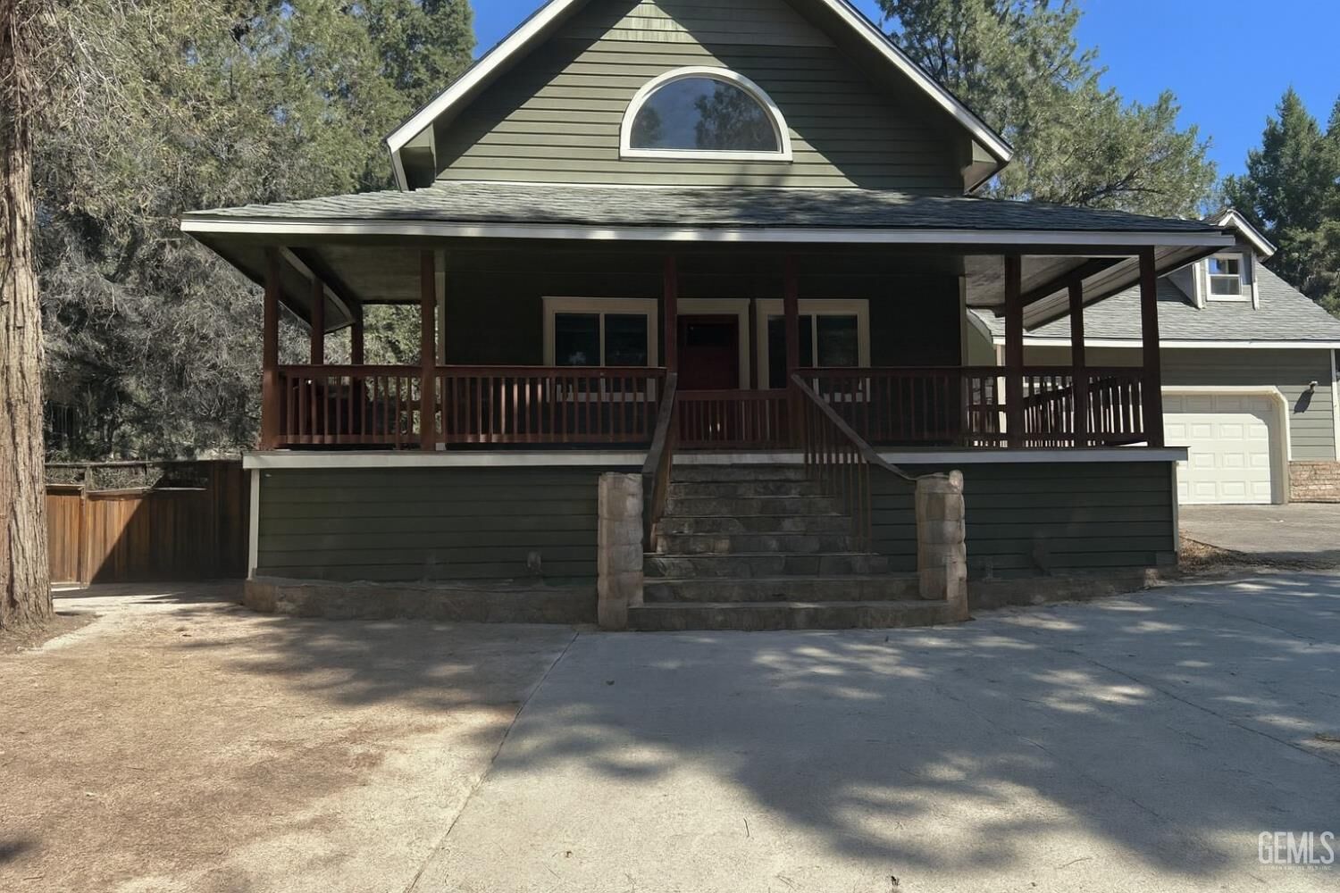 Property Photo: 1400 Pine Cone Court CA 93285