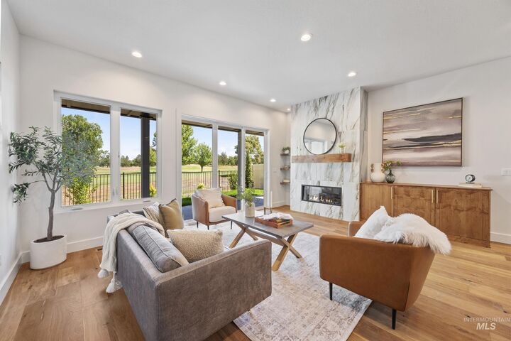 Property Photo:  6520 S Astoria Ave  ID 83642 