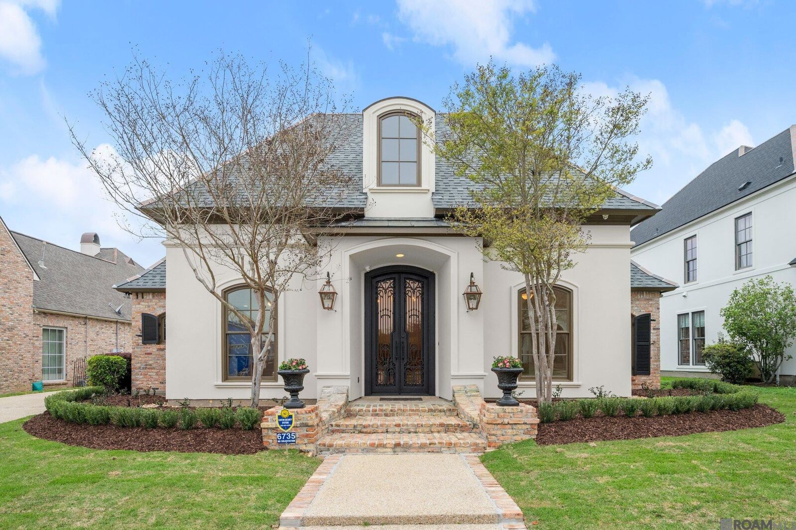 Property Photo:  6735 Rue Bocage  LA 70809 