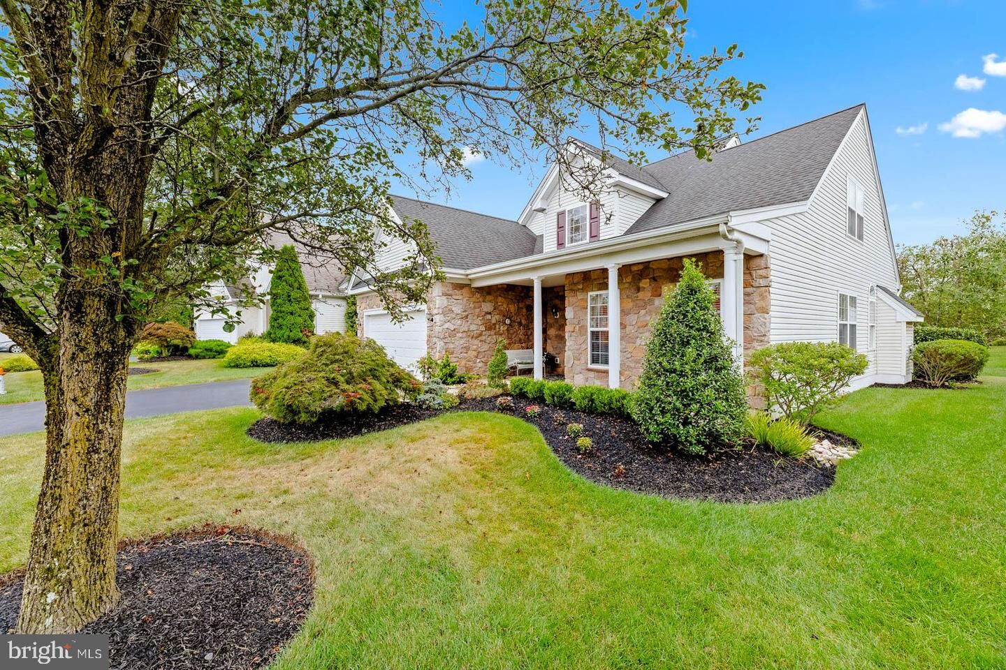 Property Photo:  759 S Settlers Circle  PA 18976 