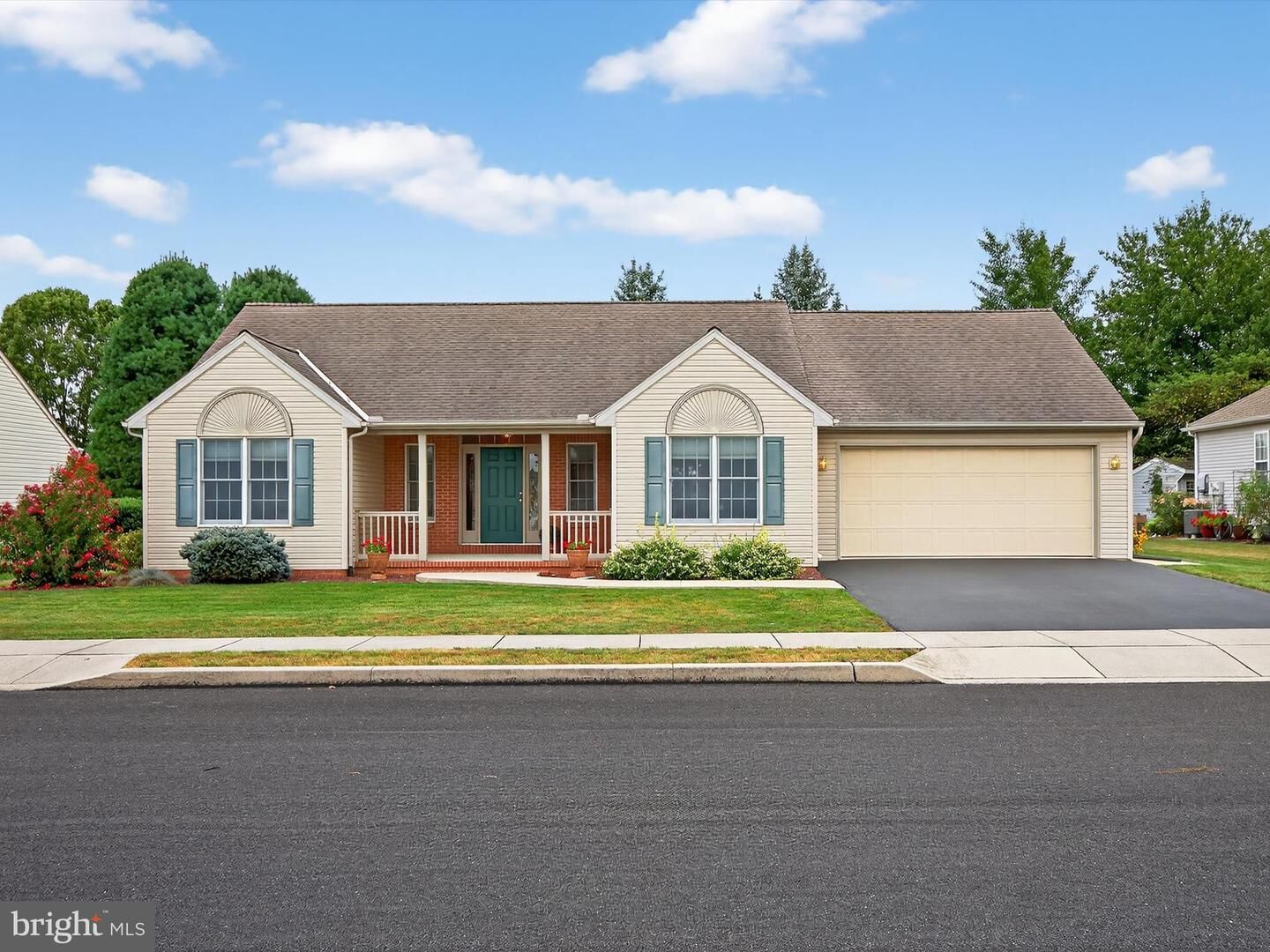 Property Photo:  515 Blossom Trail  PA 17552 