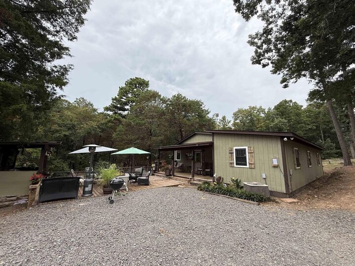 Property Photo: 851 Creekside Drive AR 72067