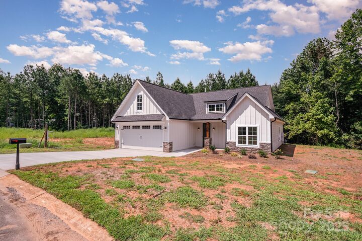 Property Photo: 1105 Rudder Circle NC 28146