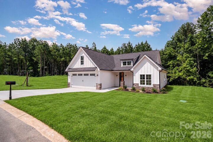 Property Photo:  1105 Rudder Circle  NC 28146 