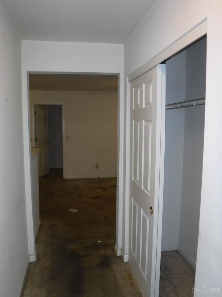 Property Photo: 7313 Chatham Court OH 45069