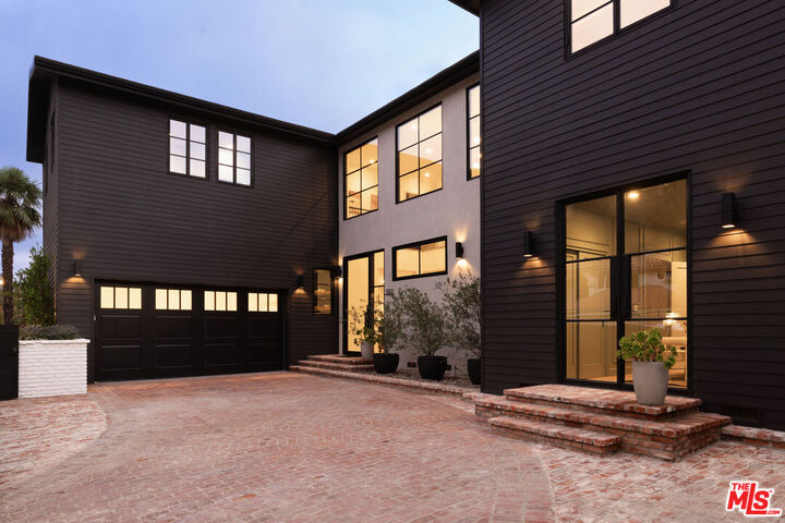 Property Photo:  1937 N Beverly Dr  CA 90210 