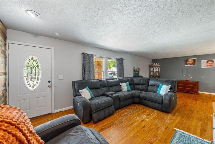 Property Photo: 1406 Plantation Drive OH 43302