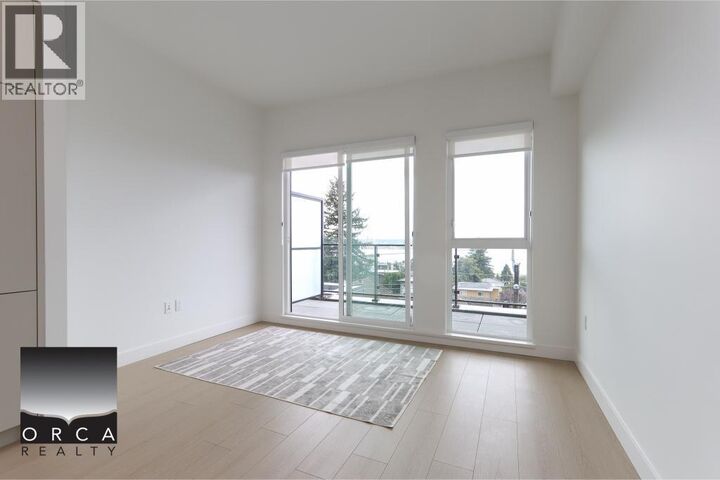 Property Photo:  422 East 3rd Street 505  BC V7L 0K1 