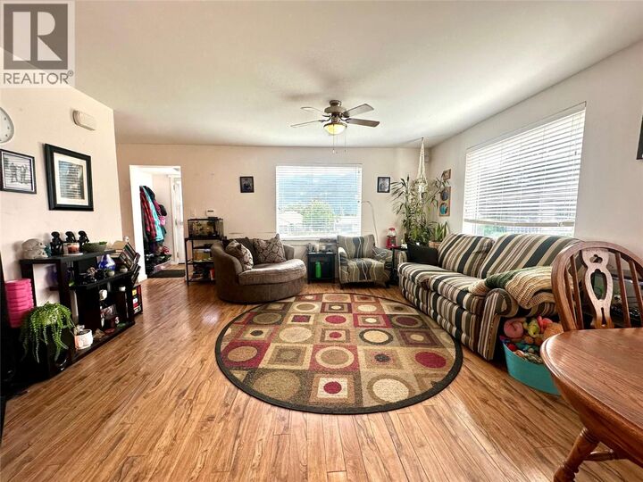 2508 Columbia Avenue  Castlegar BC V1N 2X5 photo