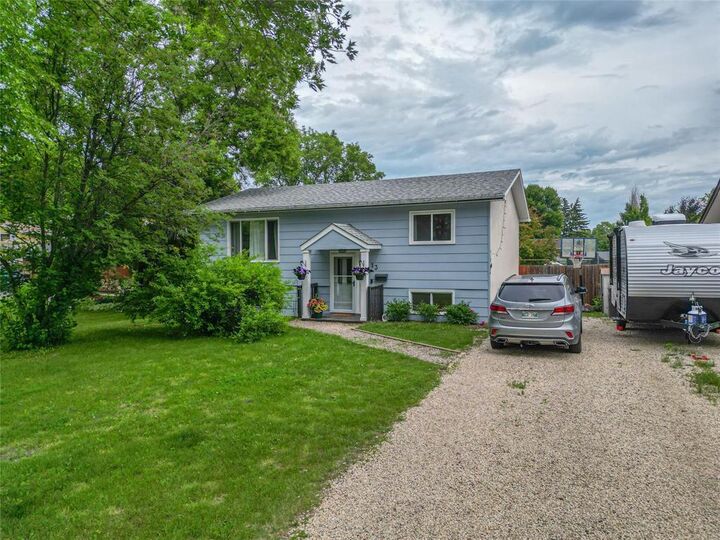 13 Kennedy Place  Brandon MB R7A 6L9 photo