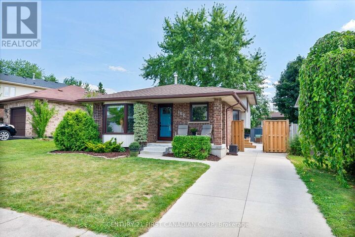 Photo de la propriété: 162 Ashley Crescent ON N6E 3P9