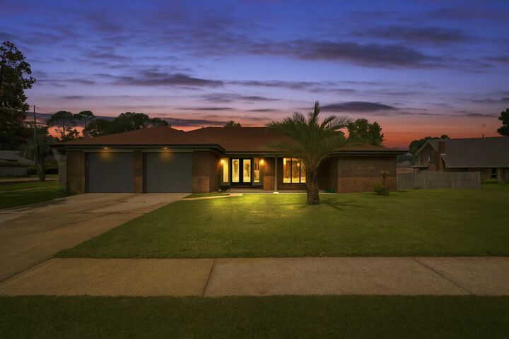 Property Photo: 30 Ashford Court FL 32569