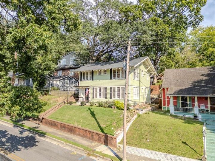 Property Photo:  214 E 3rd Street E  GA 30161 