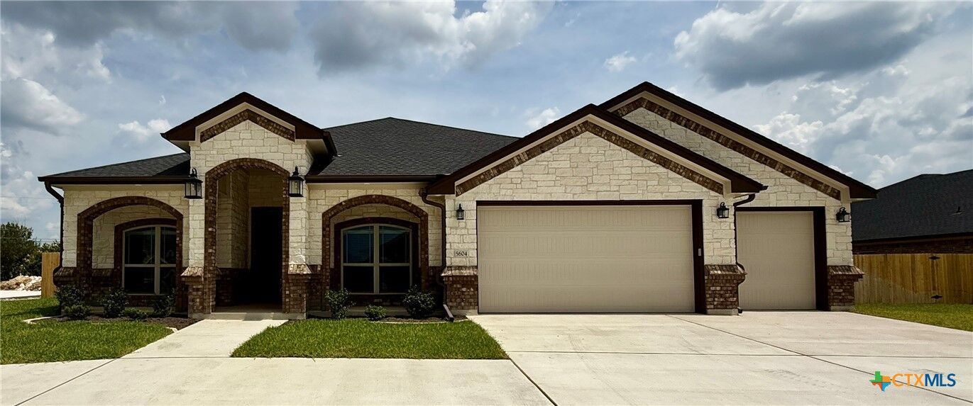 Property Photo: 5604 Kemosabe Drive TX 76542