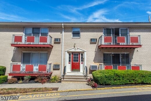 Property Photo:  292 Hoover Ave 6  NJ 07003 