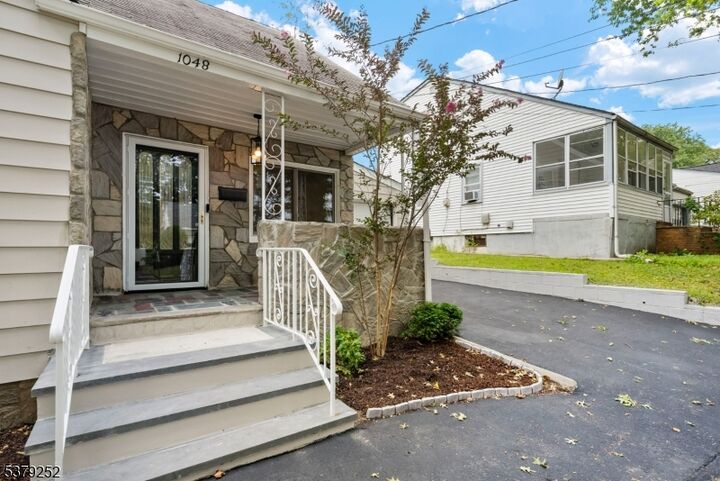 Property Photo: 1048 Chester St NJ 07205
