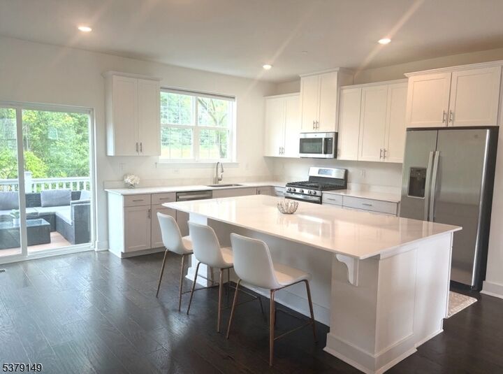 Property Photo:  4 McCluskey Pl  NJ 07950 