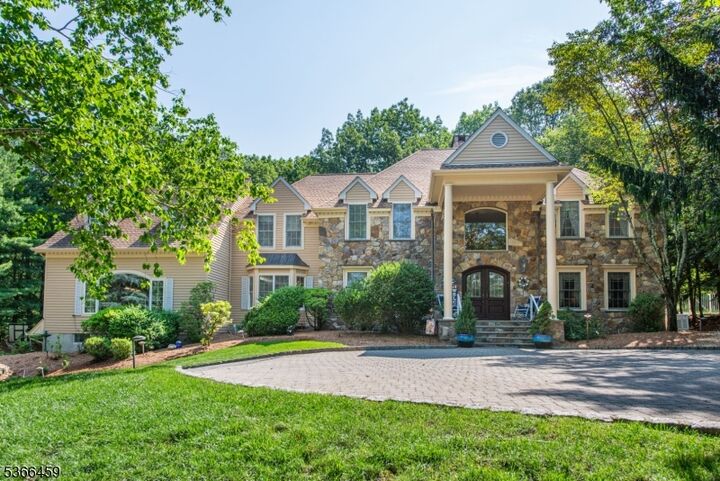 5 Montauk Trl  Wayne Twp. NJ 07470 photo