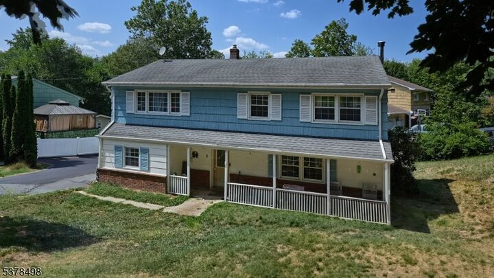 Property Photo:  5 Wolfe Dr  NJ 07465 