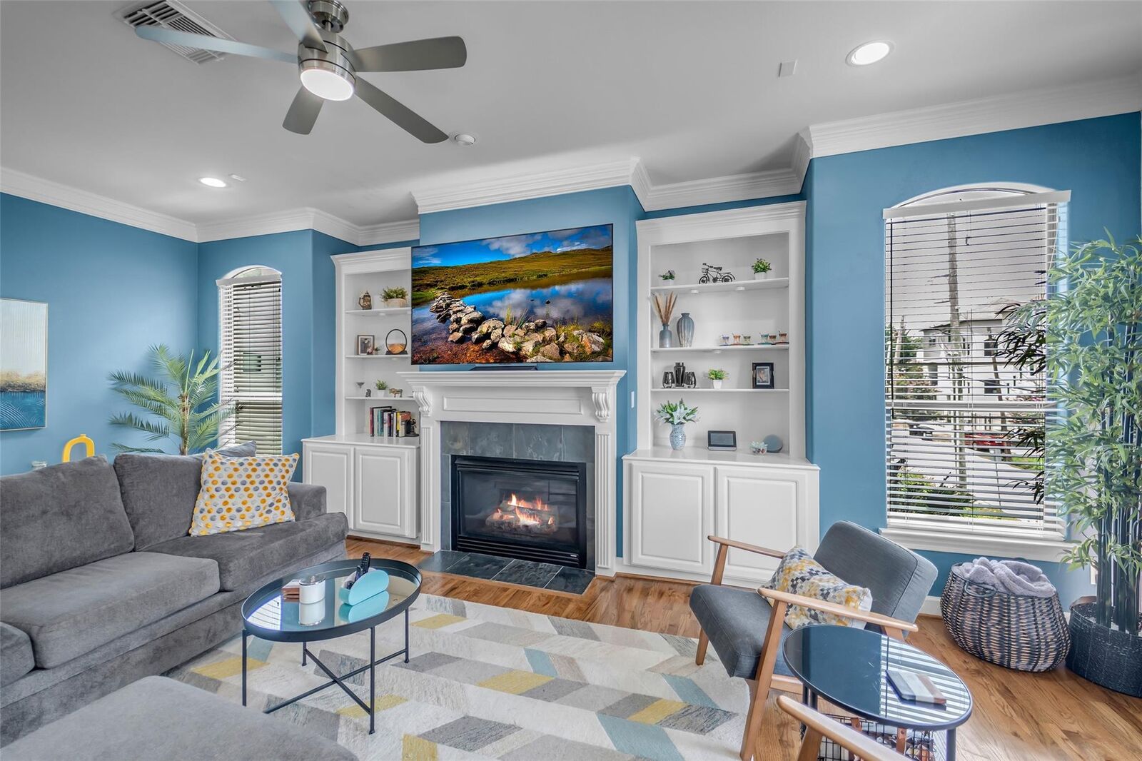 Property Photo:  5501 Petty Street  TX 77007 