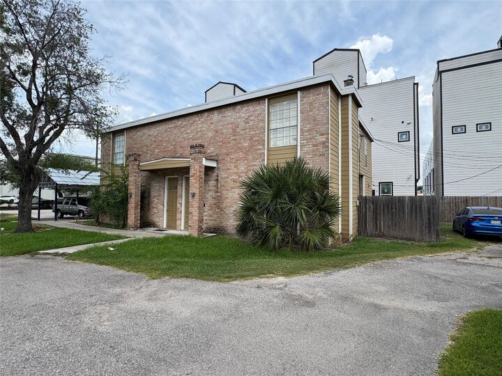 Property Photo:  5621 Val Verde Street  TX 77057 