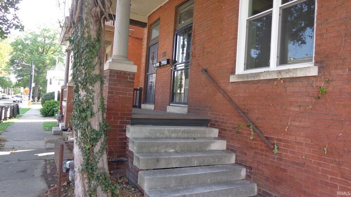 Property Photo:  117 Cherry Street  IN 47713 