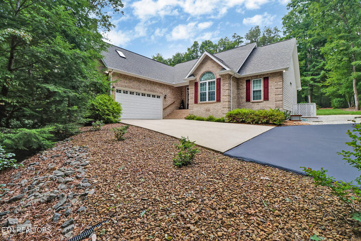 1115 Sunset Ridge Drive  Crossville TN 38571 photo
