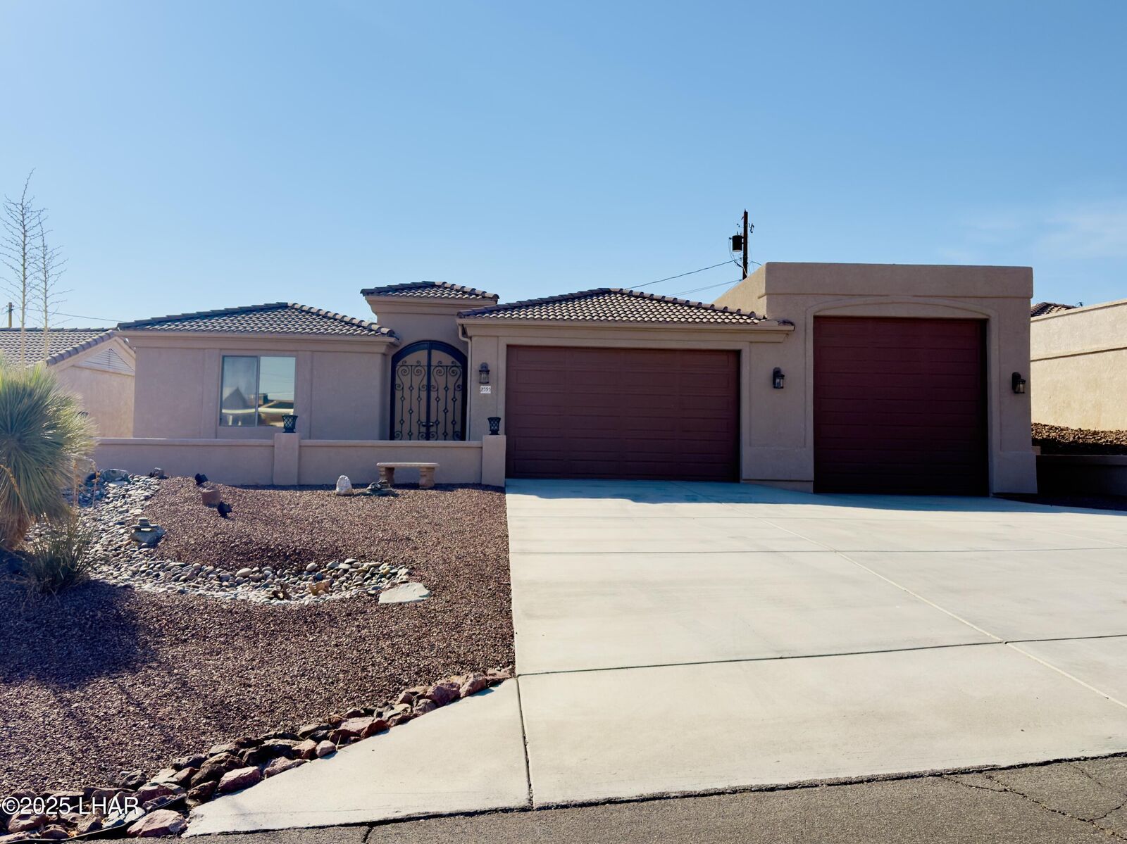 Property Photo:  2555 Avalon Ln  AZ 86404 