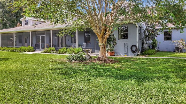 Property Photo: 384 E Kings Highway FL 33514