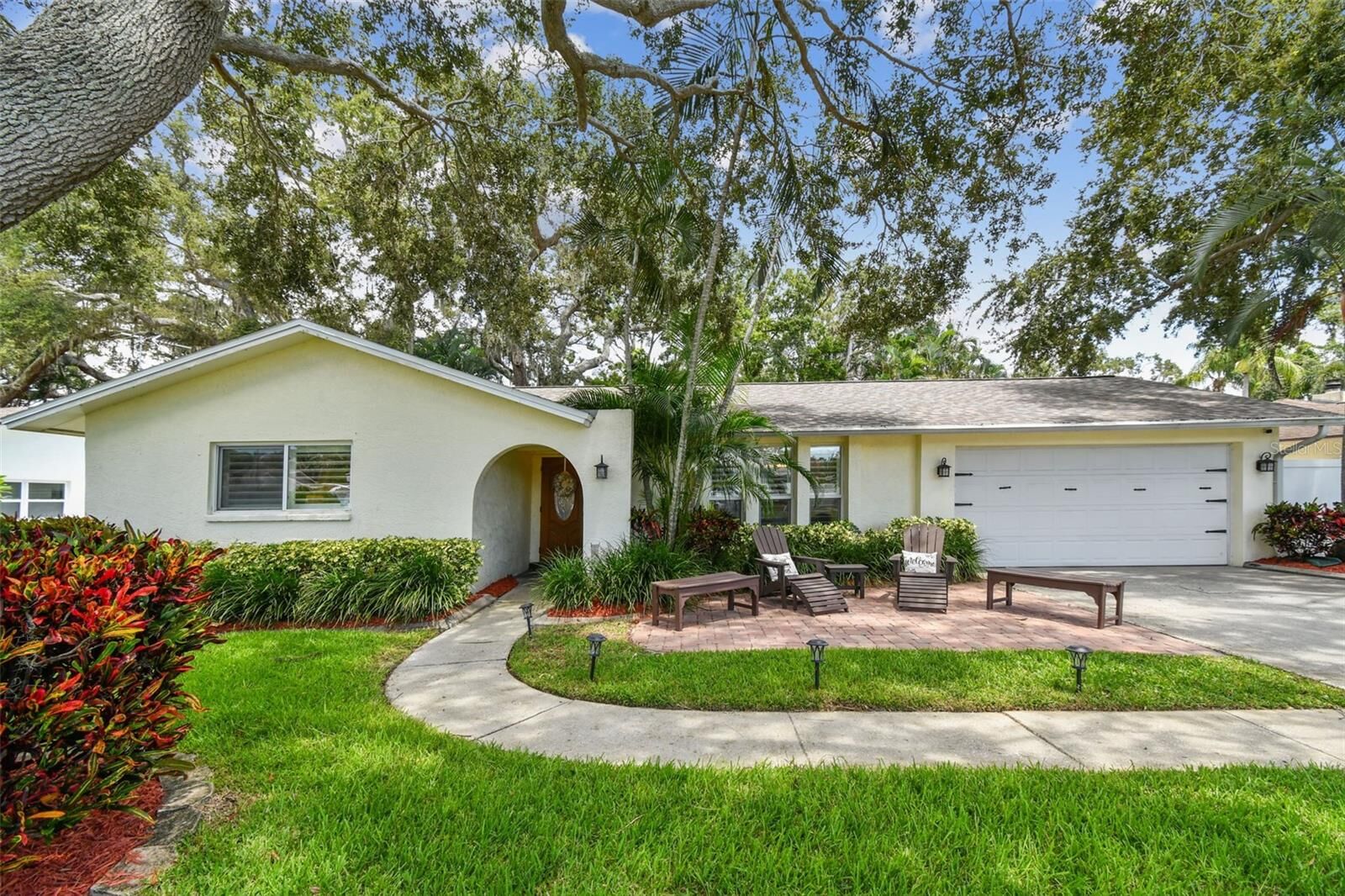 Property Photo:  12801 Kimberly Oaks Circle  FL 33774 