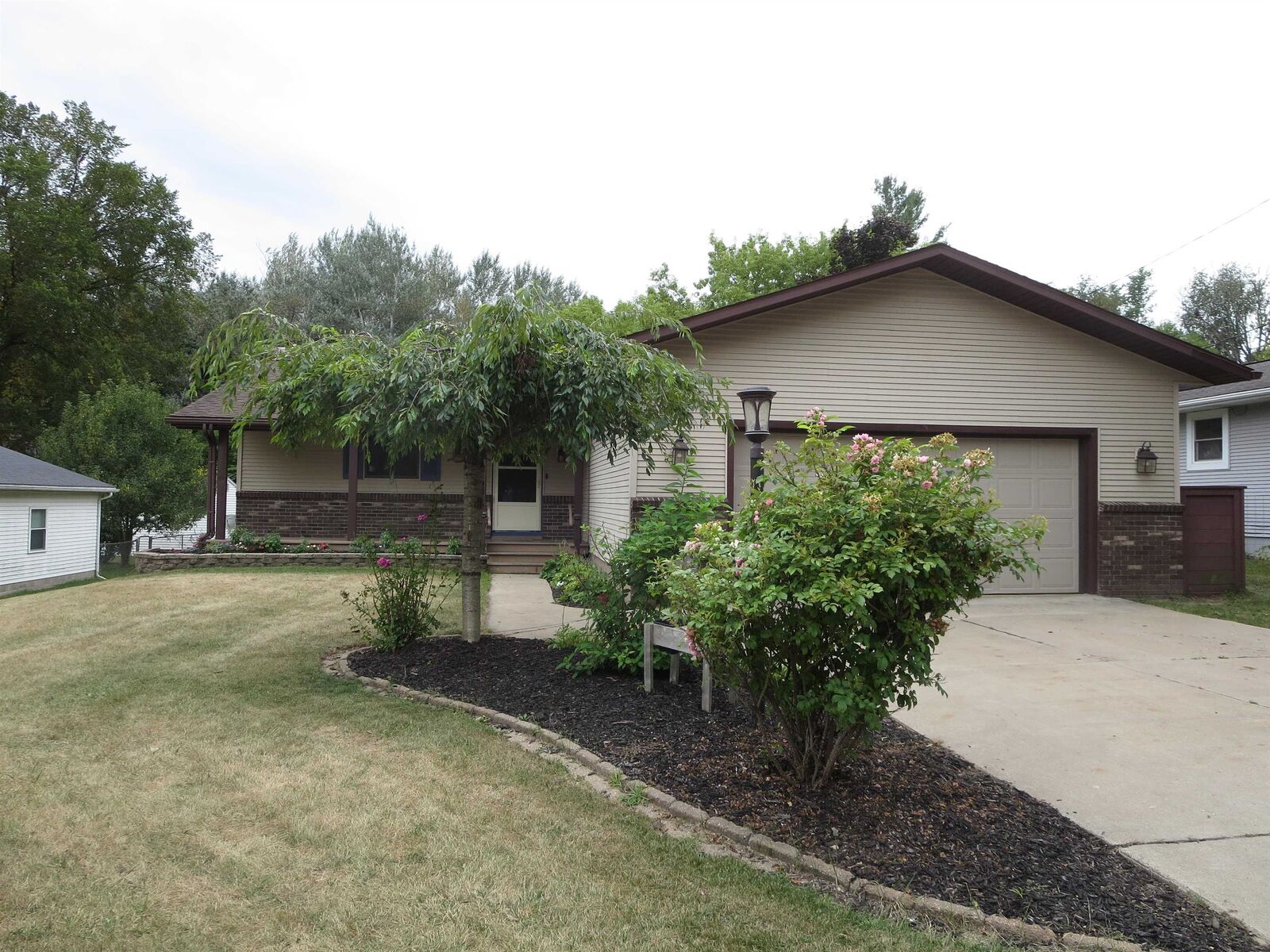 Property Photo:  1031 Chatterton Street  MI 48624 