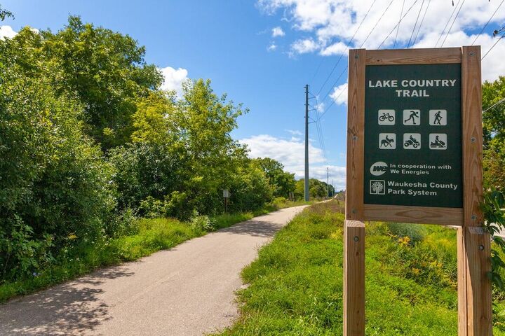 Property Photo: N20w28282 Oakton Rd WI 53072